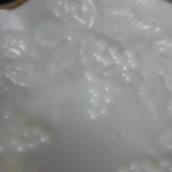 Vtg Milk Glass dish  with gold edge - Picture 4 of 4